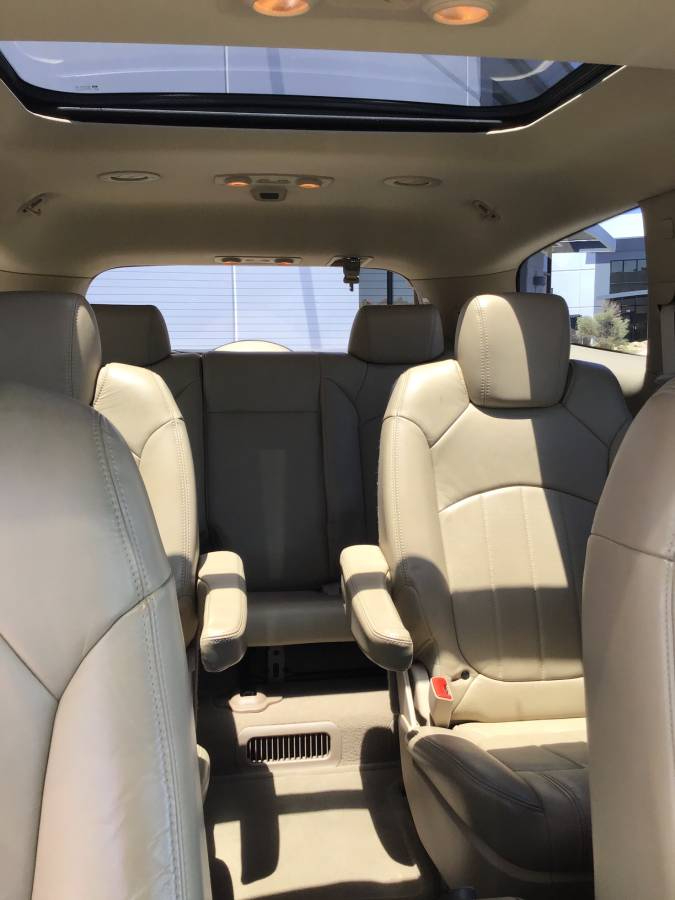 Buick Enclave Leather AWD 2012
