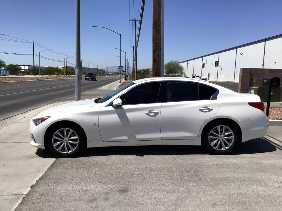 Infiniti Q50 Premium 2015