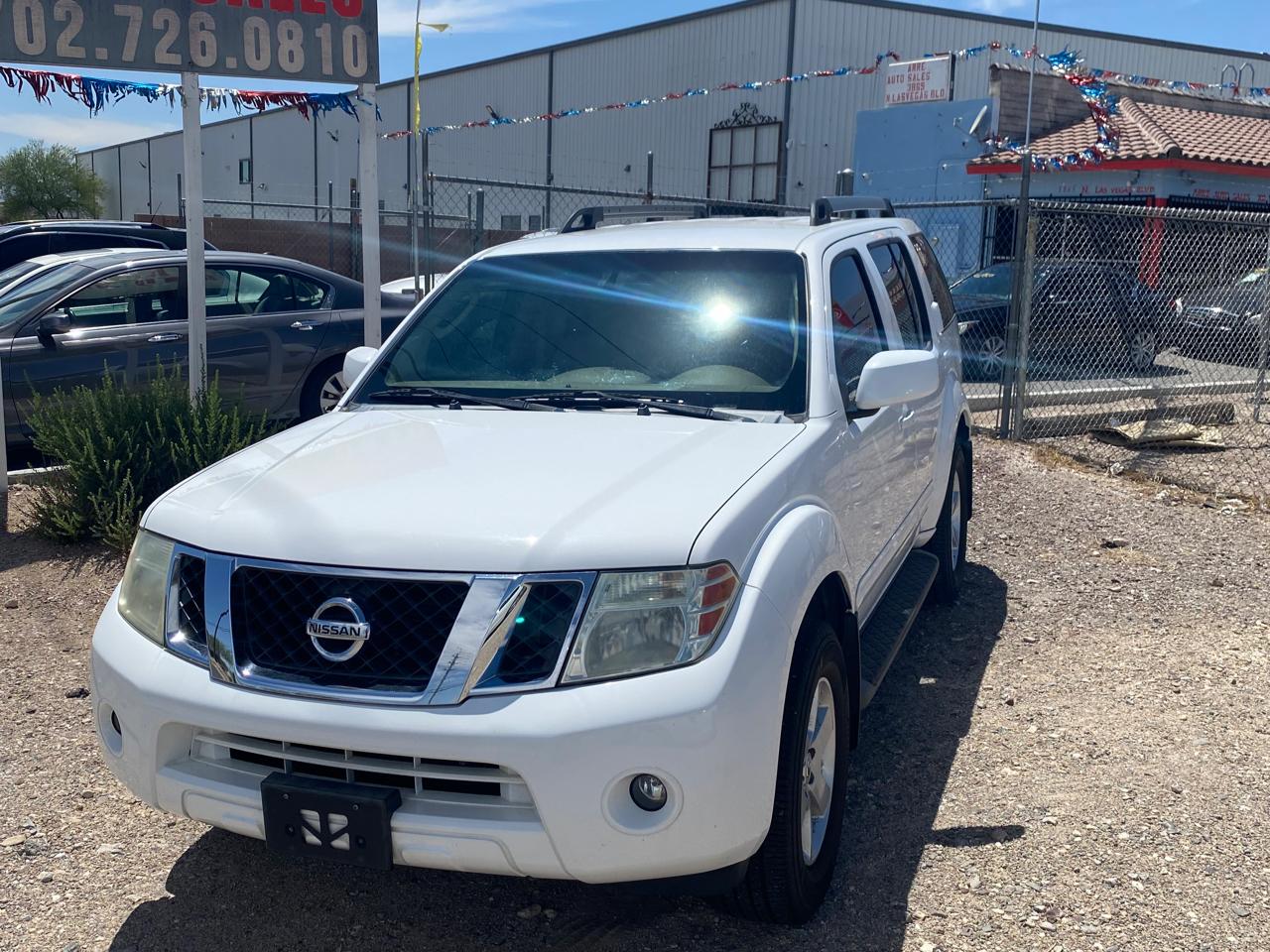 Nissan Pathfinder LE 2011