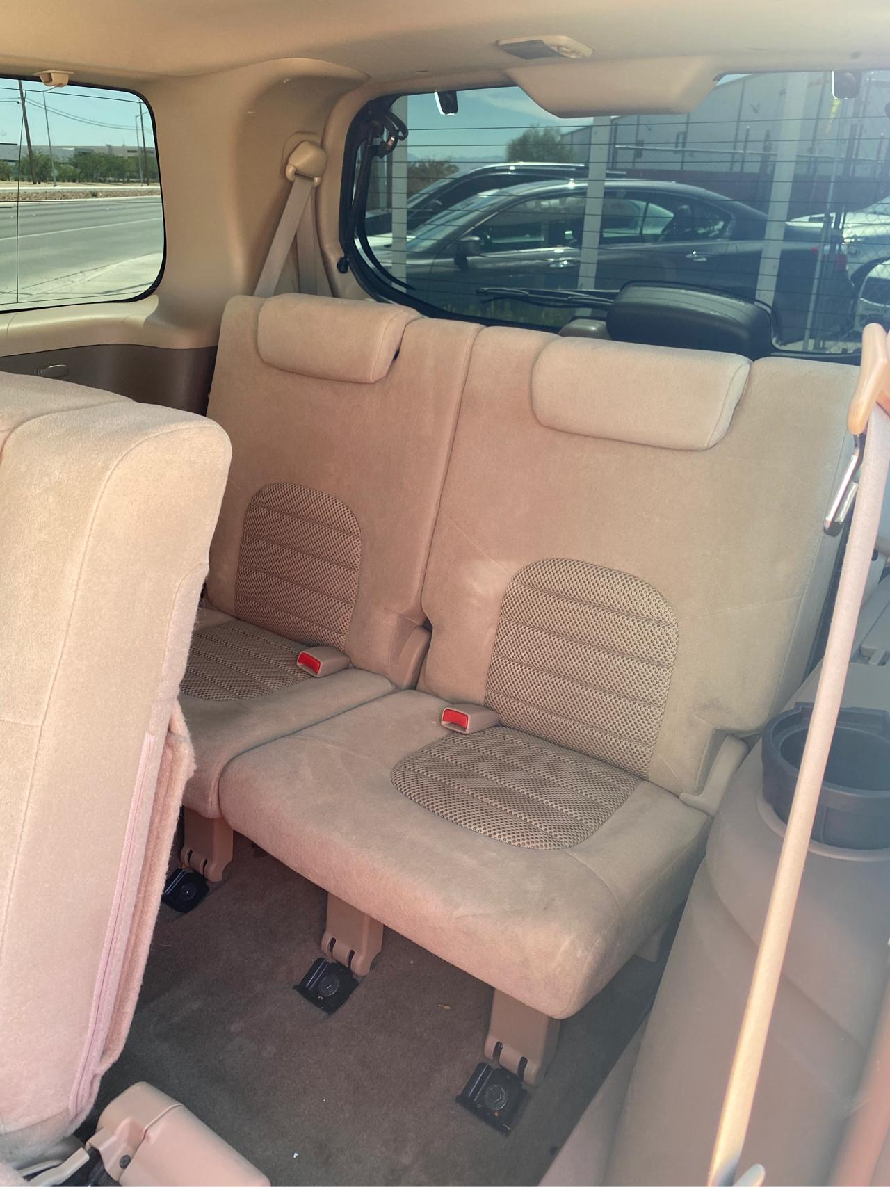 Nissan Pathfinder LE 2011