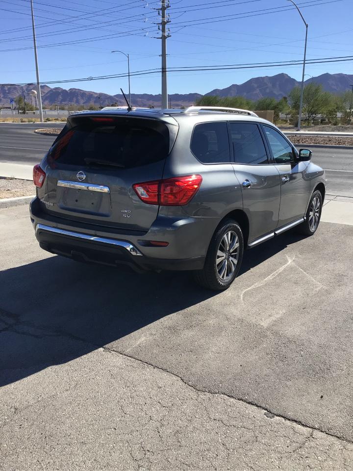 Nissan Pathfinder SV 4WD 2018