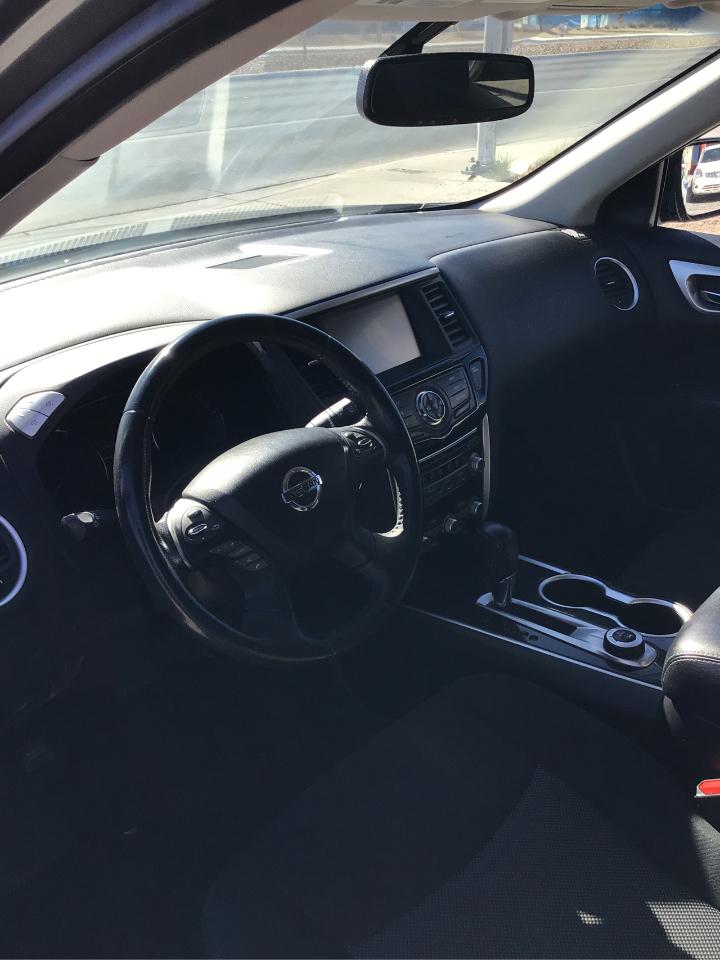 Nissan Pathfinder SV 4WD 2018