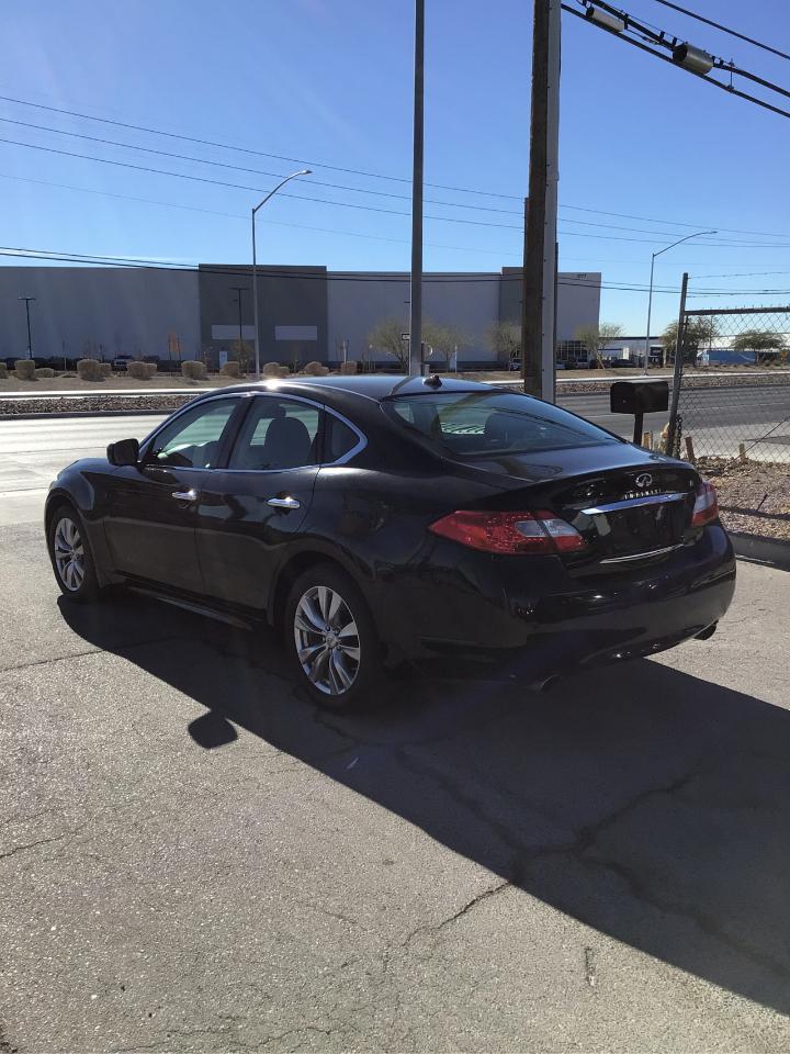 Infiniti M  2013