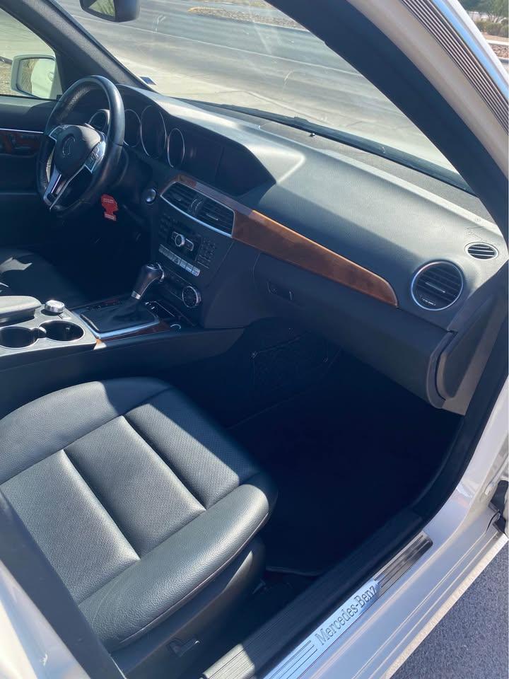 Mercedes-Benz C-Class C300 4MATIC Luxury Sedan 2012