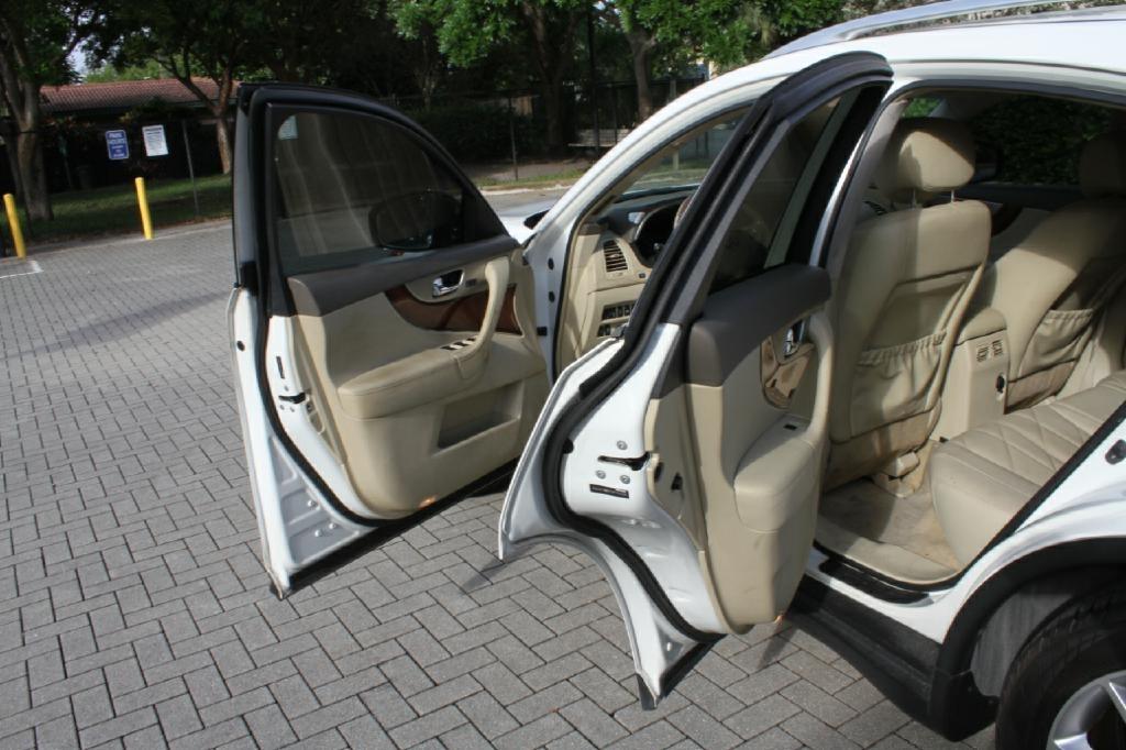 Infiniti FX FX35 AWD 2012