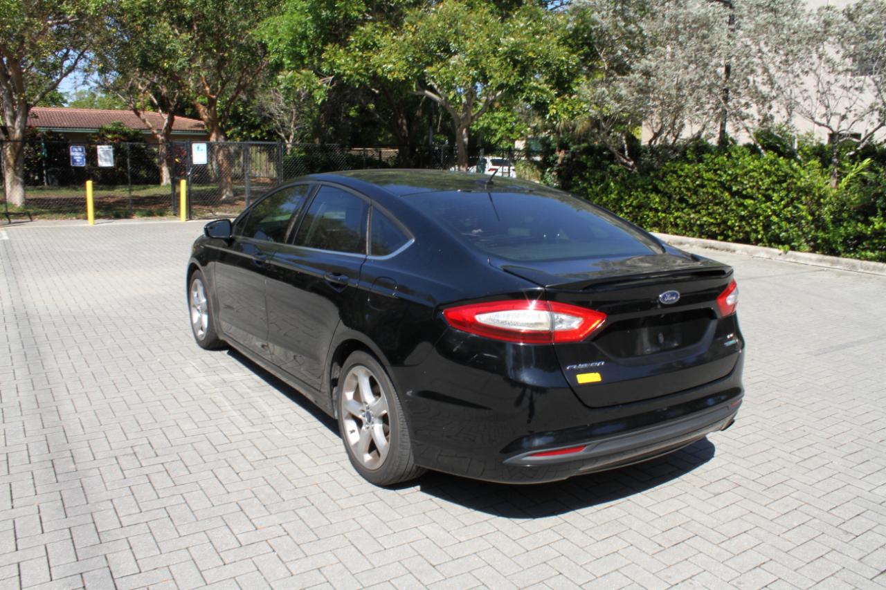 Ford Fusion SE 2016