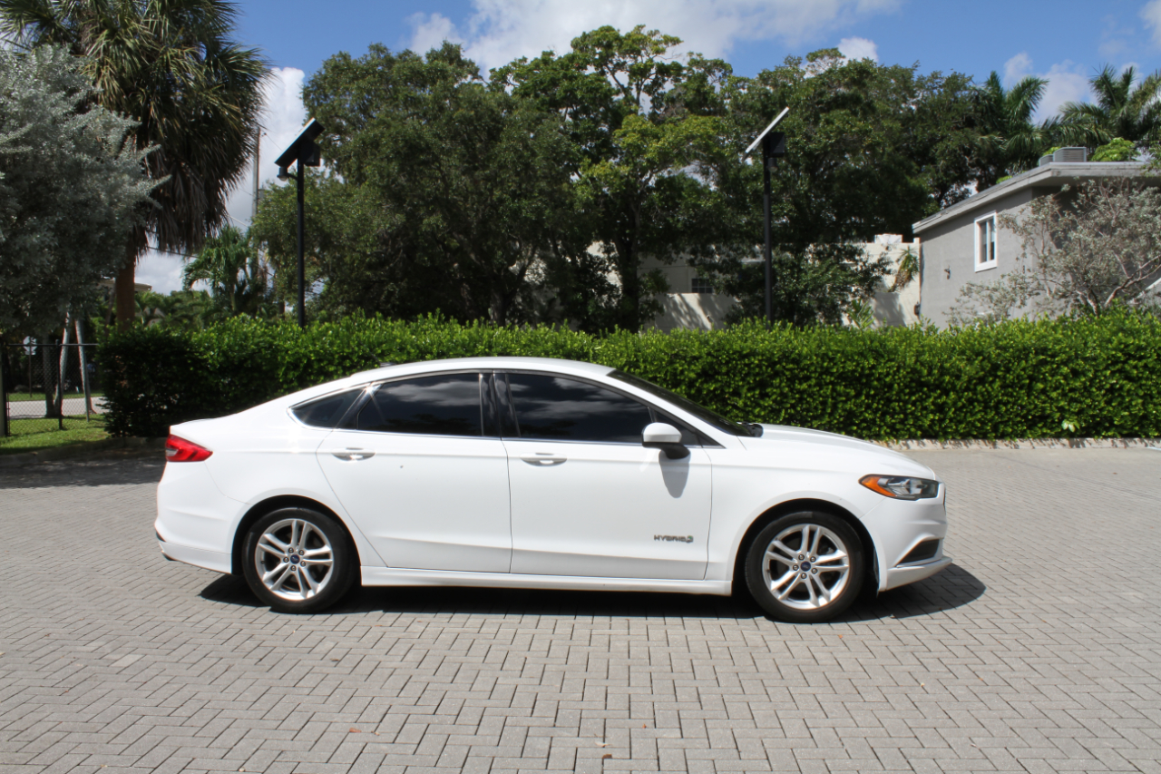 Ford Fusion Hybrid SE 2018