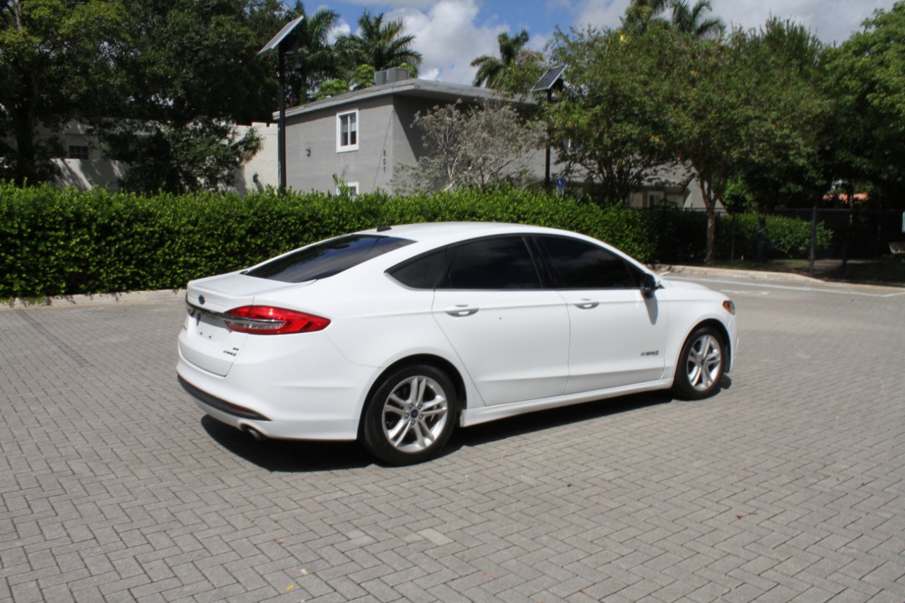 Ford Fusion Hybrid SE 2018