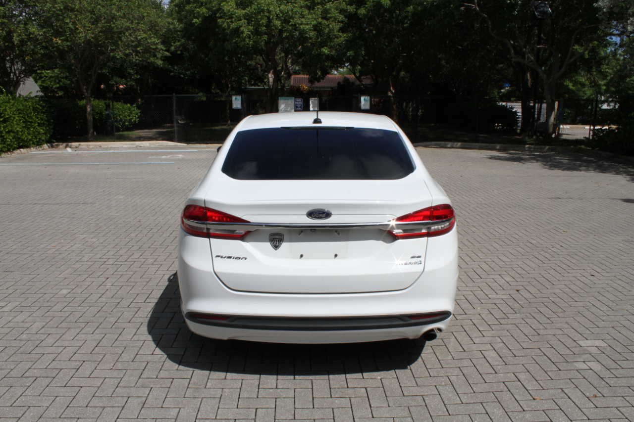 Ford Fusion Hybrid SE 2018
