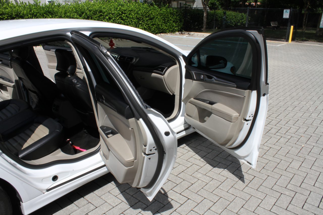 Ford Fusion Hybrid SE 2018