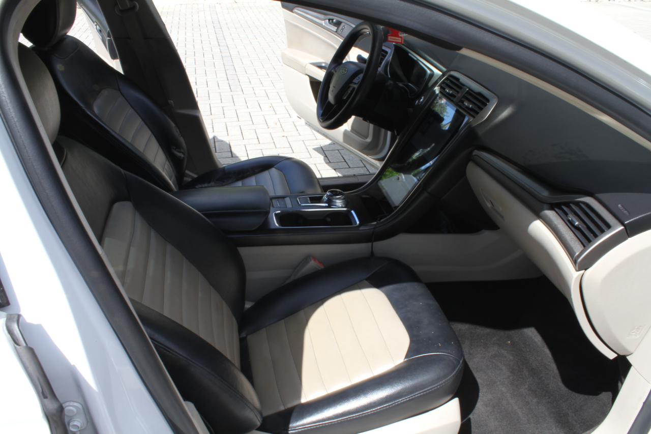 Ford Fusion Hybrid SE 2018