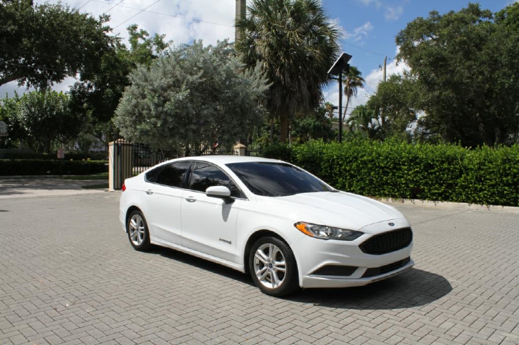 Ford Fusion Hybrid SE 2018