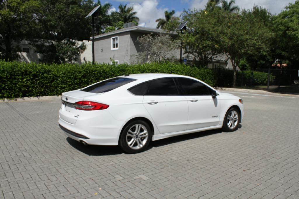 Ford Fusion Hybrid SE 2018