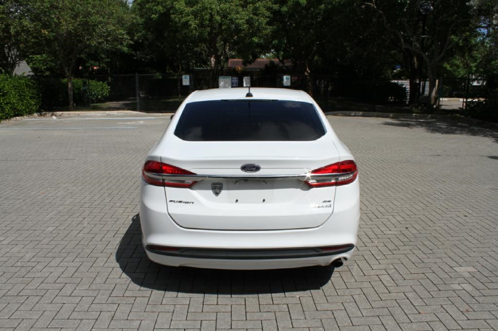 Ford Fusion Hybrid SE 2018