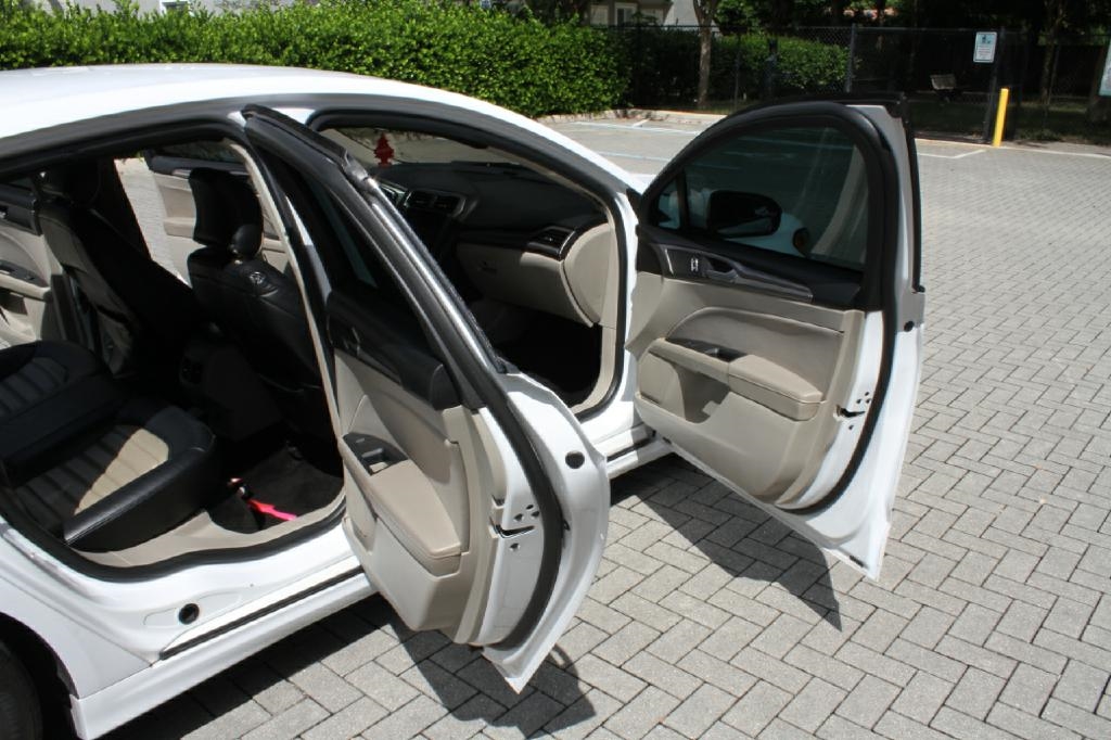 Ford Fusion Hybrid SE 2018