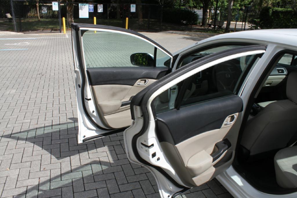 Honda Civic LX Sedan CVT 2014 Honda Civic LX Sedan CVT 2014