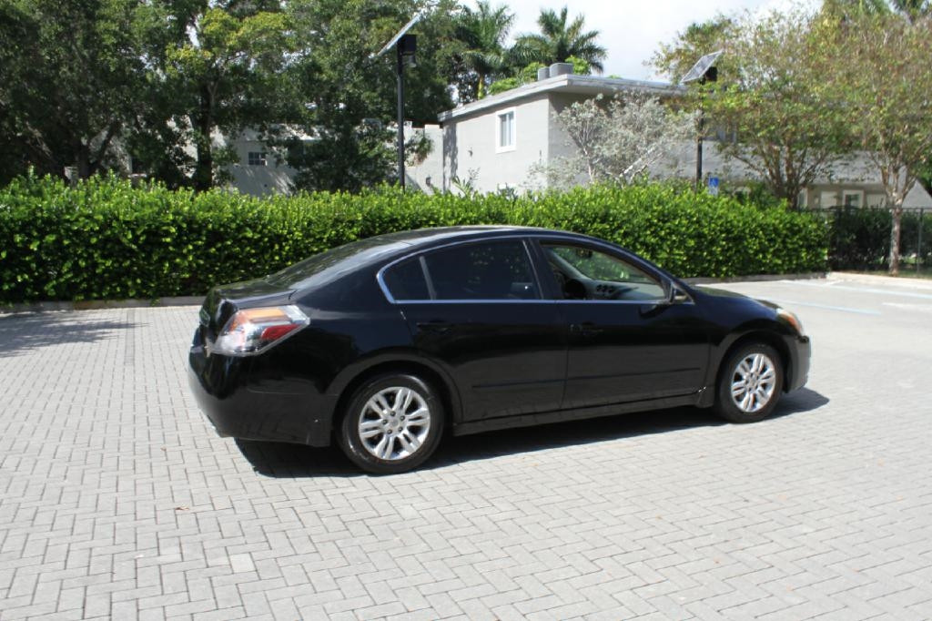 Nissan Altima 2.5 S 2010 Nissan Altima 2.5 S 2010