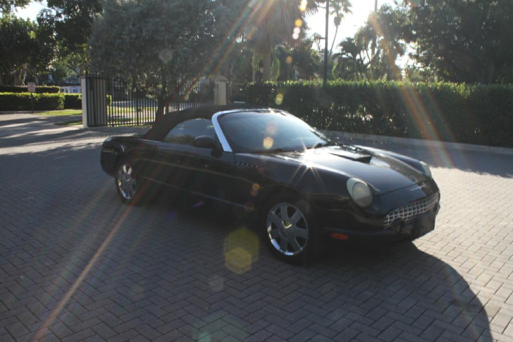 Ford Thunderbird Deluxe 2002