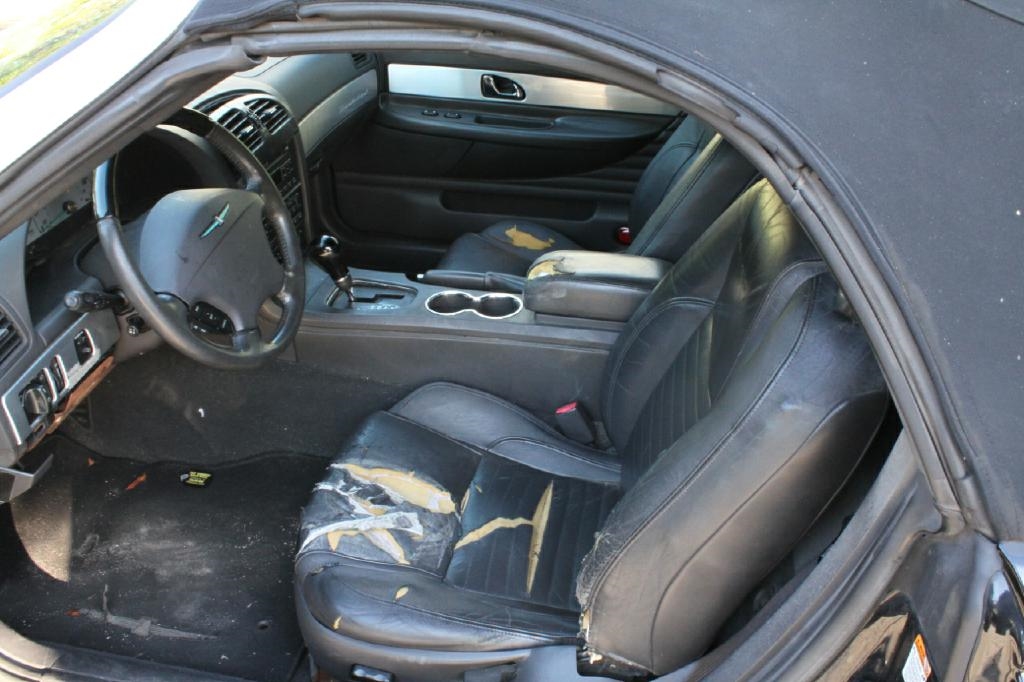 Ford Thunderbird Deluxe 2002