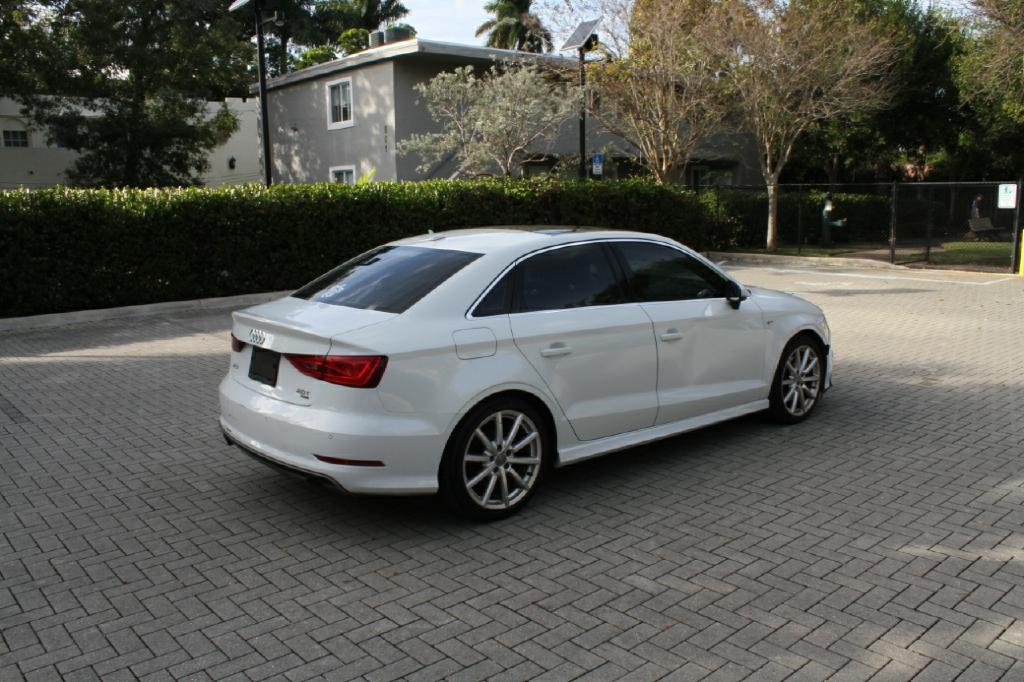 Audi A3 2.0T Premium Sedan quattro S tronic 2015