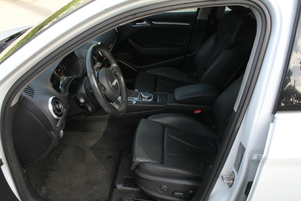 Audi A3 2.0T Premium Sedan quattro S tronic 2015