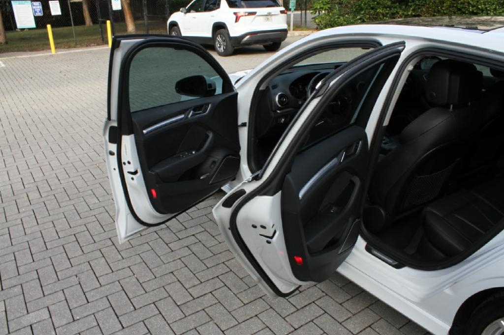 Audi A3 2.0T Premium Sedan quattro S tronic 2015