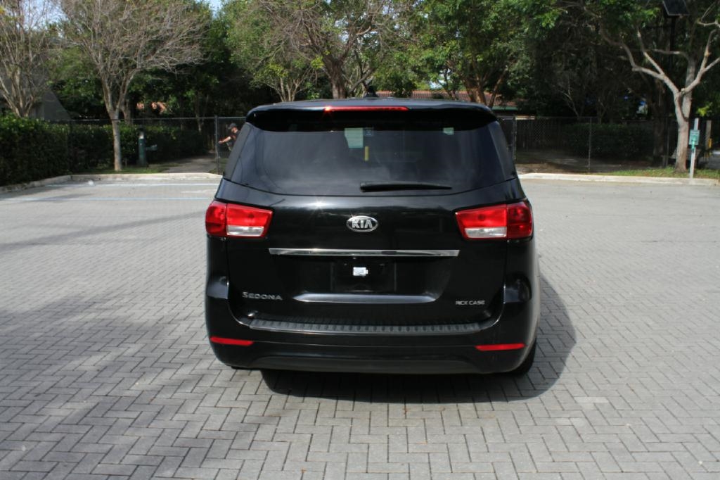 Kia Sedona L 2016