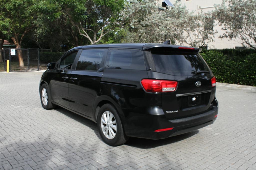 Kia Sedona L 2016