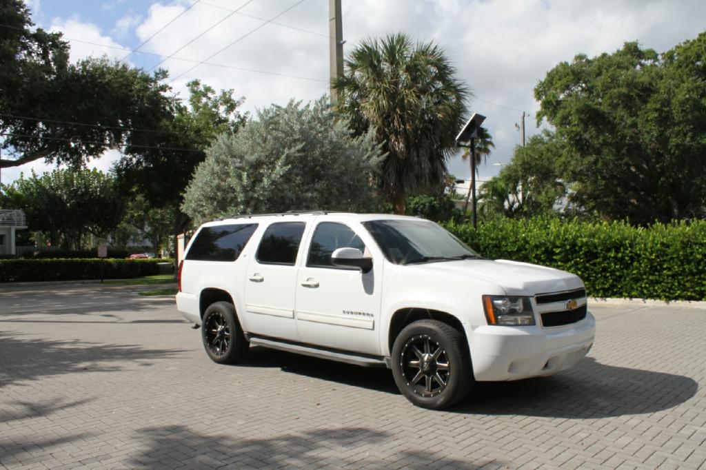 Chevrolet Suburban LTZ 1500 4WD 2013
