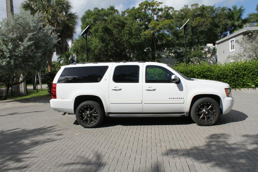 Chevrolet Suburban LTZ 1500 4WD 2013