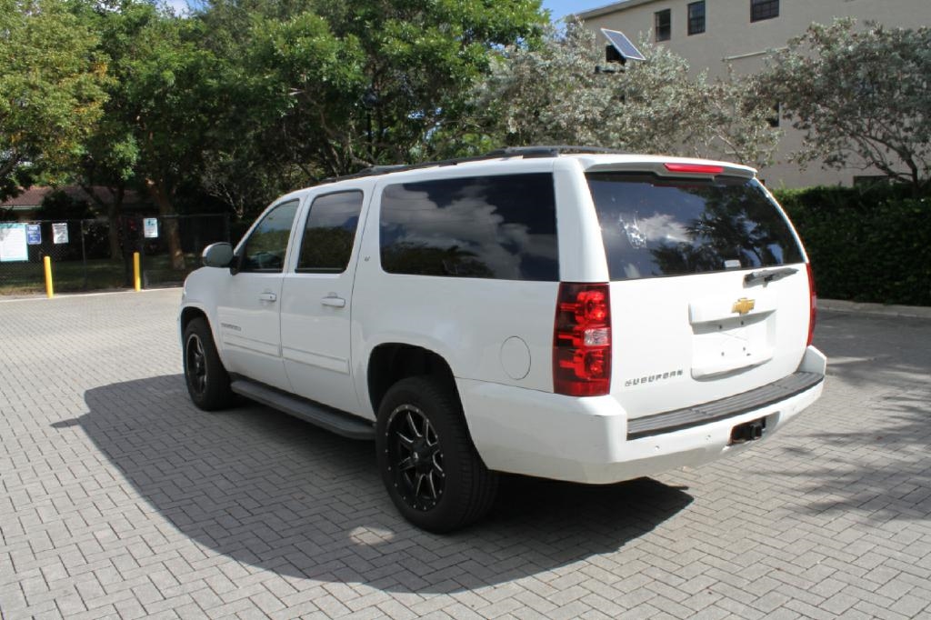 Chevrolet Suburban LTZ 1500 4WD 2013