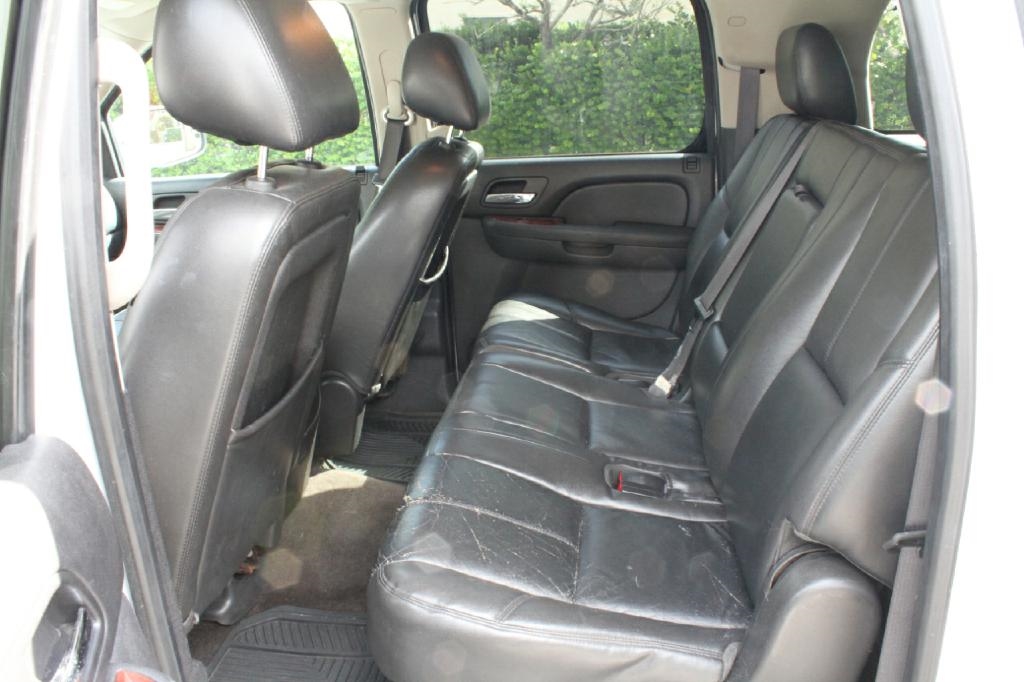 Chevrolet Suburban LTZ 1500 4WD 2013