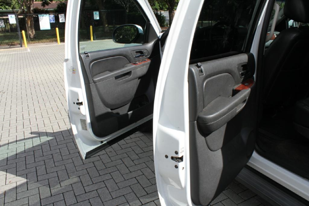 Chevrolet Suburban LTZ 1500 4WD 2013