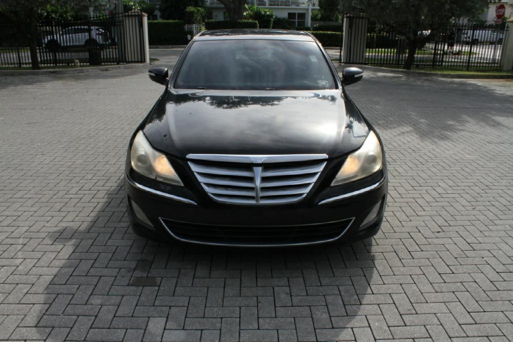 Hyundai Genesis 3.8L 2013