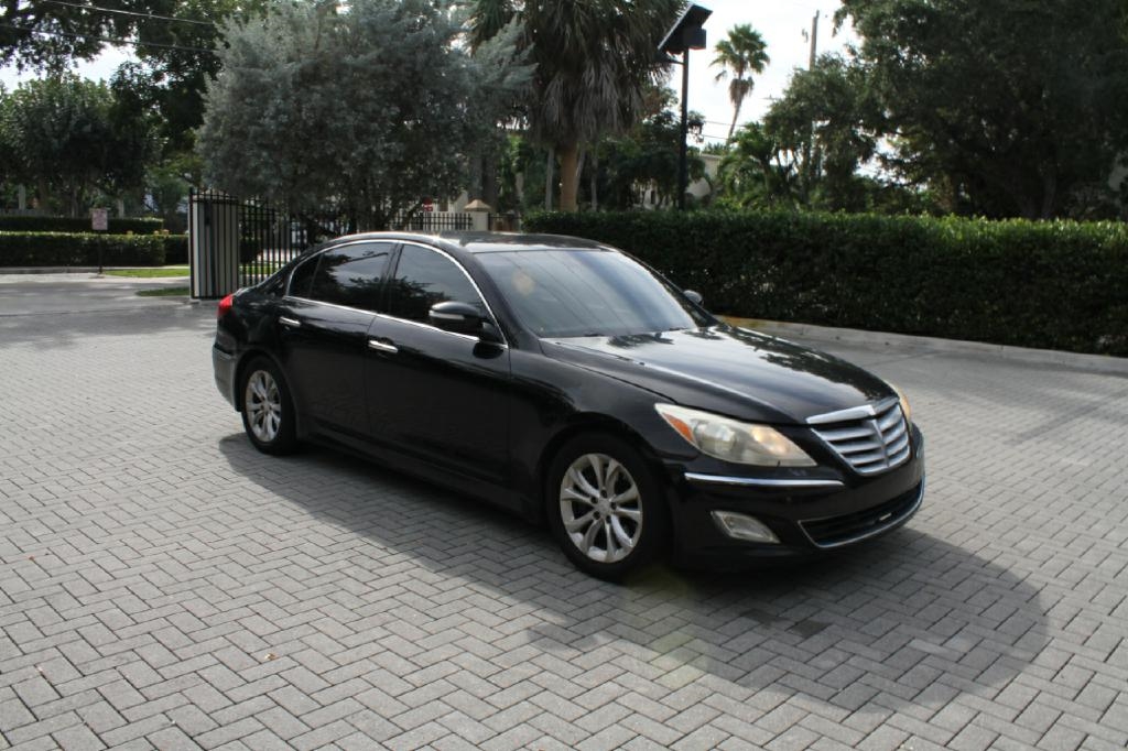 Hyundai Genesis 3.8L 2013