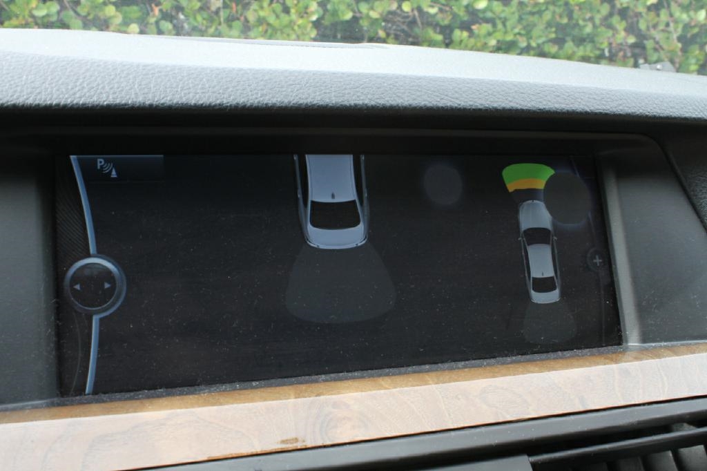 BMW 5-Series 528i 2011