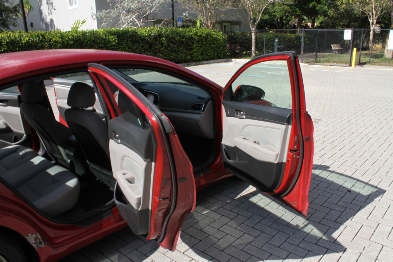 Hyundai Elantra Limited 2018