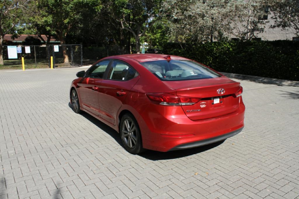 Hyundai Elantra Limited 2018