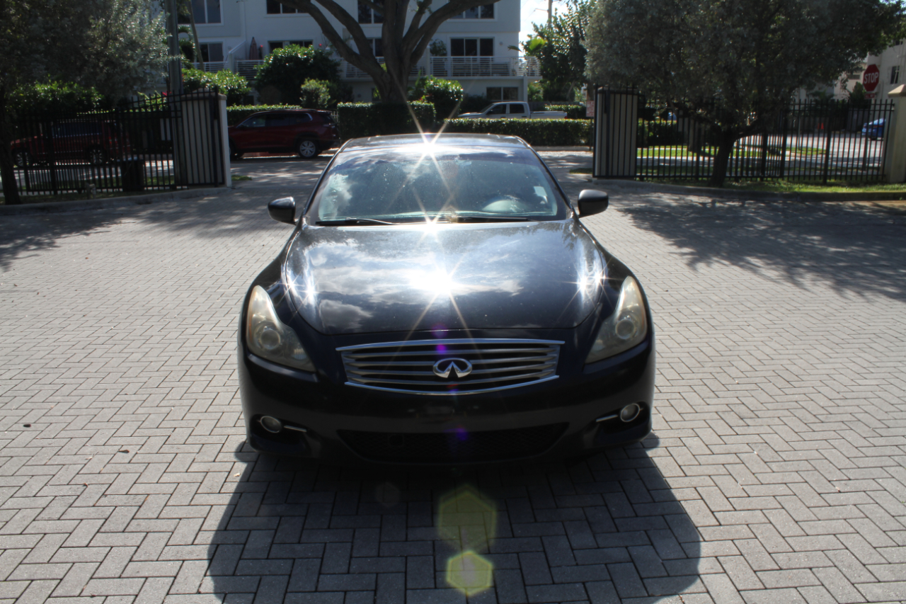 Infiniti G Coupe Sport 6MT 2012