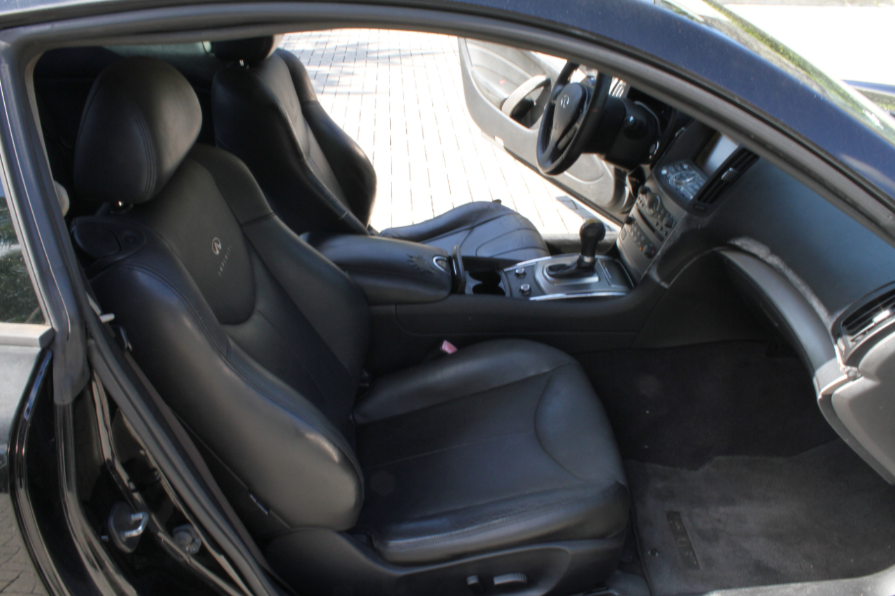 Infiniti G Coupe Sport 6MT 2012