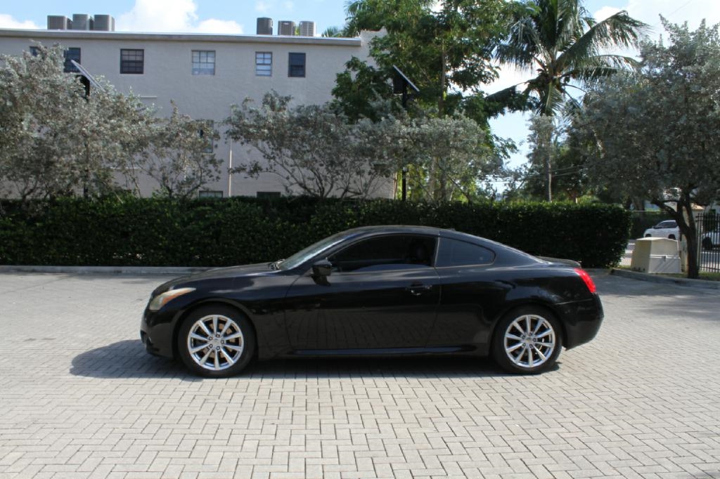Infiniti G Coupe Sport 6MT 2012