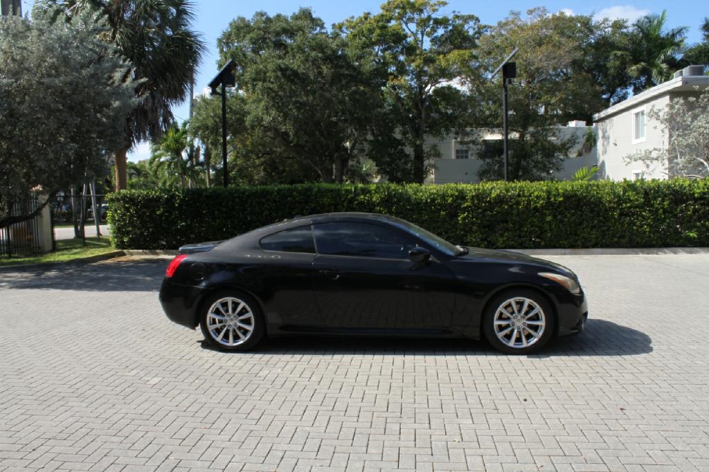Infiniti G Coupe Sport 6MT 2012