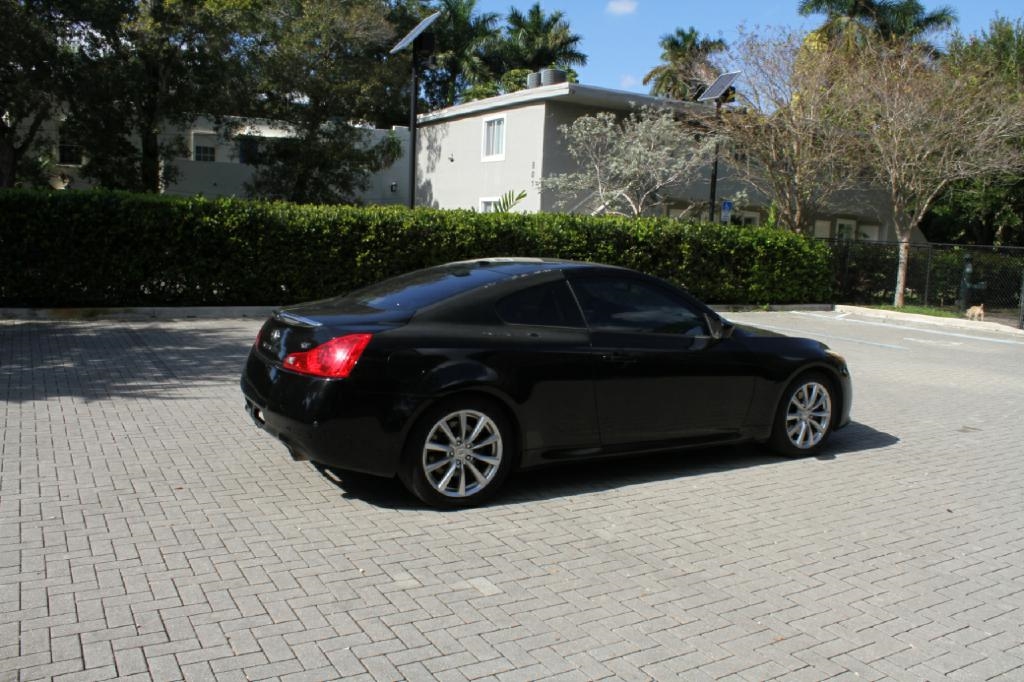 Infiniti G Coupe Sport 6MT 2012