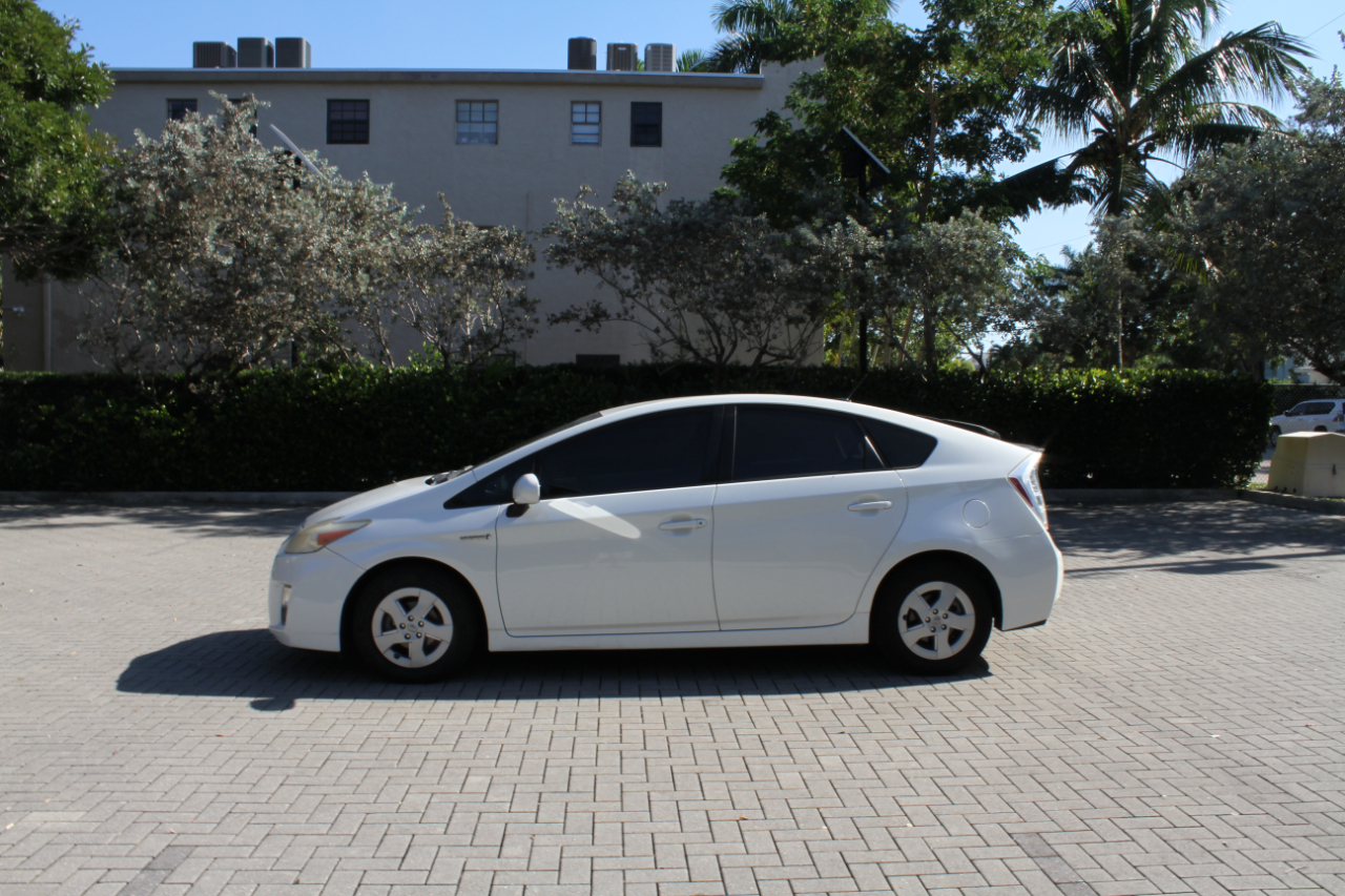 Toyota Prius Prius V 2010