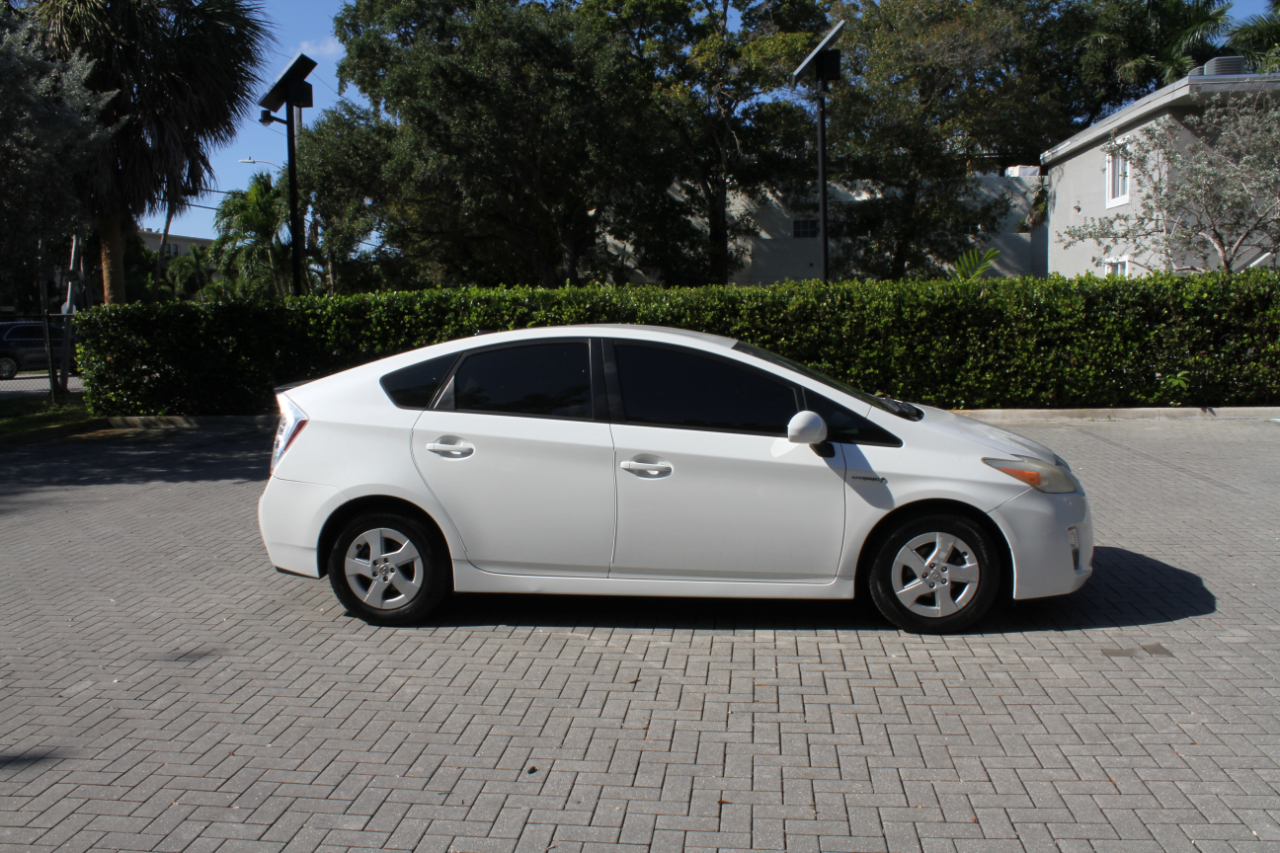 Toyota Prius Prius V 2010
