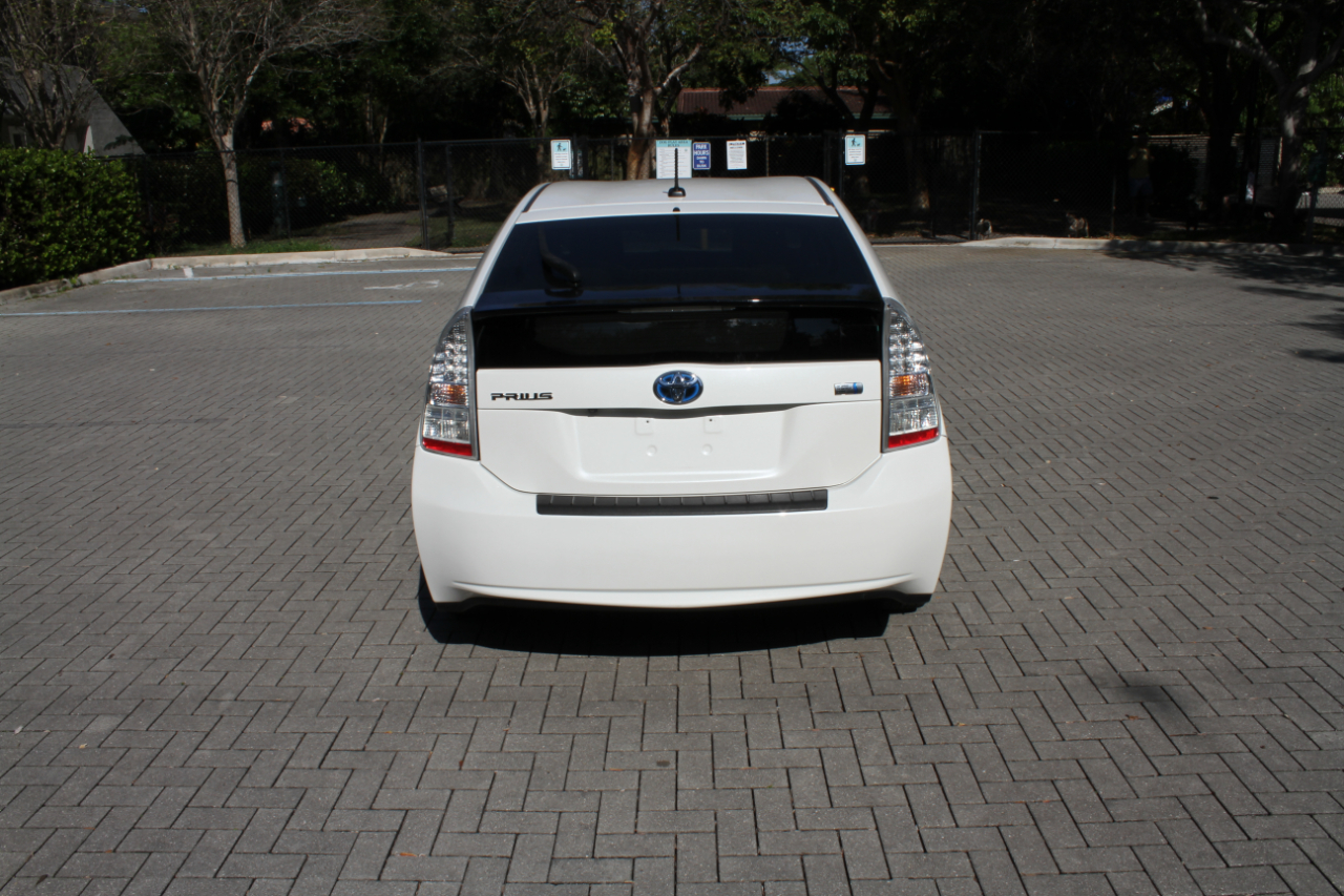 Toyota Prius Prius V 2010