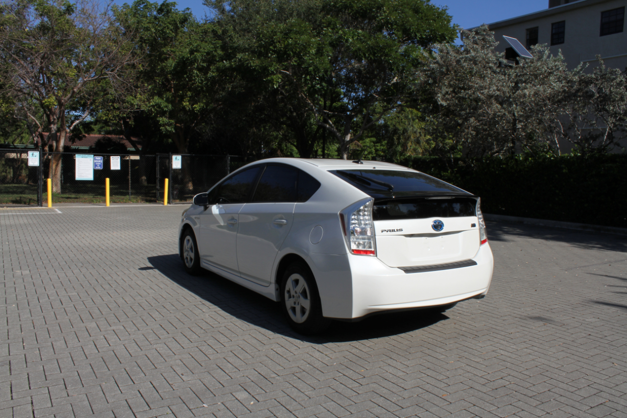 Toyota Prius Prius V 2010