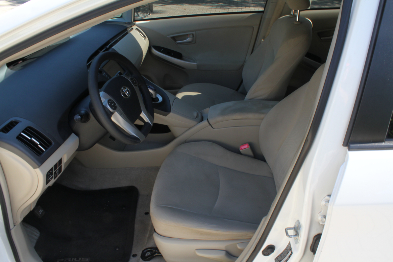 Toyota Prius Prius V 2010