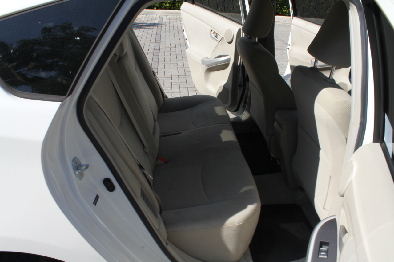 Toyota Prius Prius V 2010