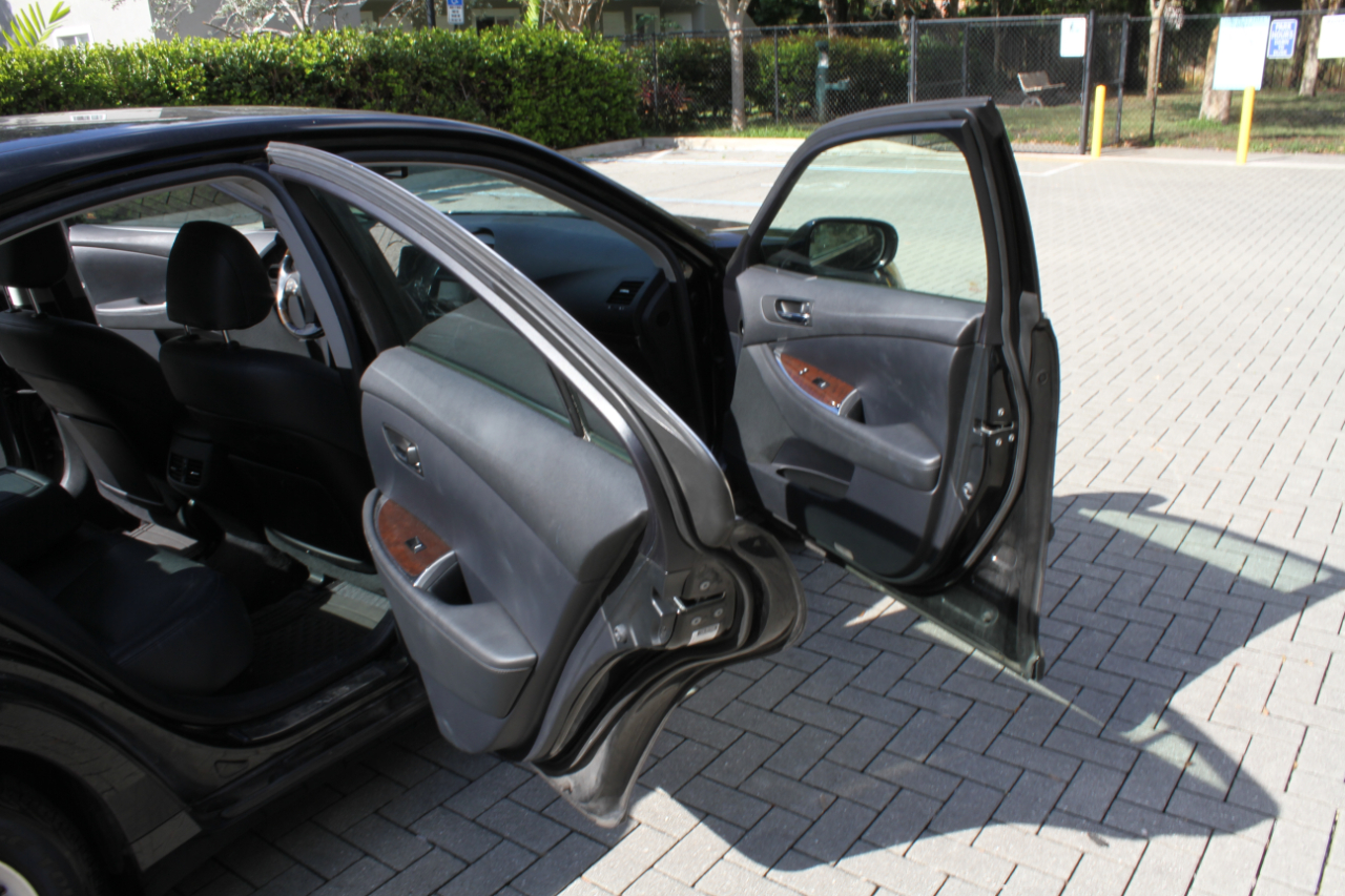 Lexus ES 350 Sedan 2011